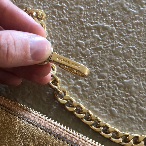 Brand New Michael Kors Handbag used only once! - Picture 3 of 5